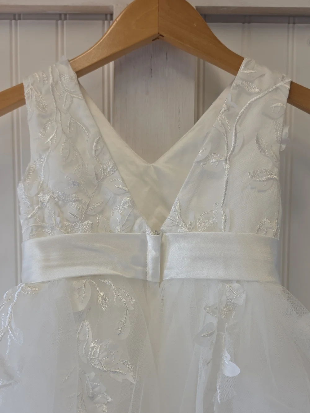 Girls NWT White Fashion Lace Tulle Sleeveless Satin Waistband Dress Size 4